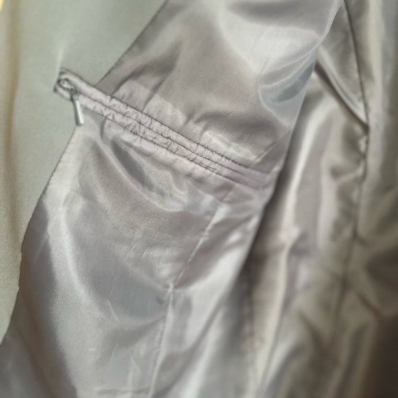 TravelSmith Women's Blue Blazer - Picture 4 of 5